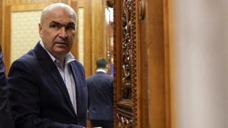 BREAKING NEWS! Bolojan ia banii rom&acirc;nilor de pe card &icirc;n februarie 2026. Rom&acirc;nii sunt DISTRUȘI