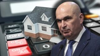 BREAKING NEWS! Bolojan modifică taxele și impozitele, ȘTIREA MOMENTULUI pentru rom&acirc;nii &icirc;ngenunchiați de scumpiri