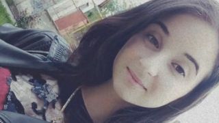 NOI ACUZAȚII în cazul din Bihor. Tatăl elevei de 18 ani vorbește despre dovezi clare. DE CE NU A FOST LĂSAT SĂ SUNE DIN PRIMA LA 112: "Nu uita că ești tată. Ai două fete, iar a treila e pe drum. Ai fost primul care a ajuns la locul crimei! De ce..."