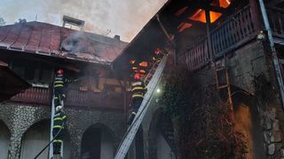 BREAKING! Incendiu puternic la Mănăstirea Bisericani. Un barbat a fost gasit carbonizat