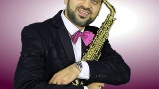 Ce s-a întâmplat lângă sicriul saxofonistului Memiș Selciuc? Toți au privit ÎNMĂRMURIȚI. Nu își vor putea șterge din minte această IMAGINE, fiind profund marcați DE CEEA CE AU VĂZUT: "Le-a lăsat în..."