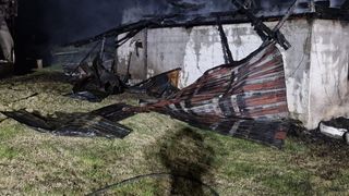 CE S-A ÎNTÂMPLAT cu sora adolescentei de 15 ani care a murit carbonizată în incendiu și CE A FĂCUT tatăl lor când a ajuns la LOCUL TRAGEDIEI e de-a dreptul cutremurător. Toți au rămas înmărmuriți