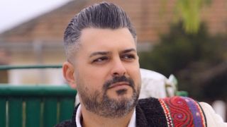 Cum a fost surprins Răzvan Măgureanu în plin scandal cu tatăl său A ATRAS MII DE REACȚII! Gestul subtil care îl vizează pe Constantin Măgureanu: "Cum ai..."