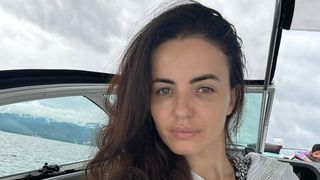 Cum și-ar fi premeditat Mădălina Apostol gestul ÎN SEARA TRAGEDIEI și unde și-a lăsat fetița în acel moment?! Nimeni NU A BĂNUIT ce avea să urmeze. DETALIILE IEȘITE ACUM LA IVEALĂ sunt greu de citit fără lacrimi