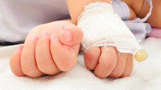 ???? Au ajuns de urgență pe mâna medicilor, în stare critică! Coșmarul trăit de copii dup…