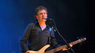 Unde și când își pot lua fanii rămas-bun de la Mugurel Vrabete. Anunțul făcut de trupa Holograf despre funeralii