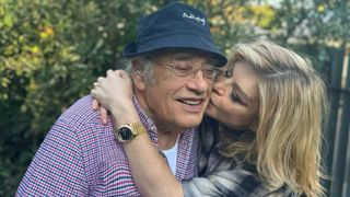 Clipe cumplite pentru Loredana Groza, &icirc;n prag de sărbători! Tatăl artistei se află &icirc;n stare gravă la spital: &bdquo;Tata&hellip;fă-te bine&rdquo;