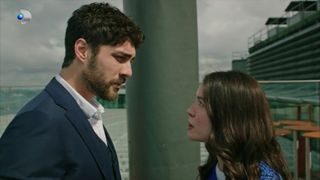 Rezumat episodul 24 &bdquo;Ai nimănui&rdquo;, difuzat &icirc;n 30 aprilie 2026 la Kanal D: Copleșit de presiunea pusă de familie, Devran acceptă căsătoria aranjată cu Meryem