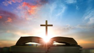 La ce oră &icirc;ncepe slujba Deniilor la Catedrala Patriarhală din București. Programul complet din Săptăm&acirc;na Patimilor și Săptăm&acirc;na Luminată 2026