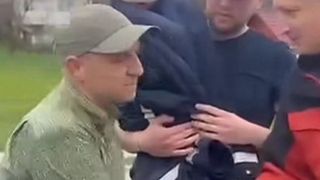 El este eroul din T&acirc;rnăveni, care le-a găsit pe Melisa și Rebeca &icirc;n păd... Vezi mai mult