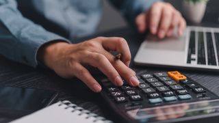 Pensiile ar putea crește de la 1 ianuarie 2027. C&acirc;ți bani ar urma să primească pensionarii după majorare