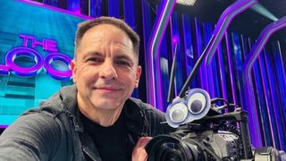 EXCLUSIV Ce cadouri se dau de Crăciun &icirc;n familia lui Dan Negru. Prezentatorul Kanal D a dezvăluit și ce &icirc;și dorește pentru 2026