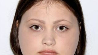 ALERTĂ! T&acirc;năra din imagine este căutată de POLIȚIE după ce a... Vezi mai mult