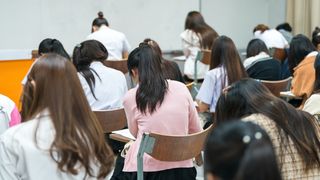 Studenții din Rom&acirc;nia care urmează să primească 925 de lei &icirc;n luna mai. Anunțul oficial al Ministerului Educației