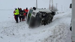 S-a activat planul ROȘU de intervenție! Un microbuz cu 16 pasageri s-a... Vezi mai mult
