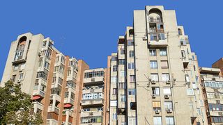 Românii care nu plătesc întreținerea riscă să își piardă casa. Ce măsuri pot lua asociațiile de proprietari