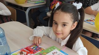 Roxana, o fetiță de 8 ani din T&acirc;rgu Jiu, s-a stins din viață la un spital din București. Familia contestă diagnosticul inițial dat de medici