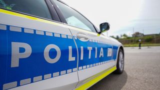 Alertă &icirc;n Cugir după ce un bărbat de 48 de ani a fost găsit fără viață pe o bancă