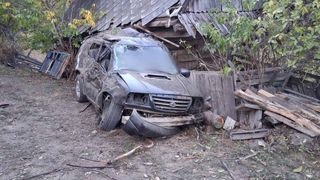 Un bărbat de 64 de ani și-a pierdut viața după ce mașina &icirc;n care se afla s-a răsturnat &icirc;ntr-o r&acirc;pă de peste 50 de metri, &icirc;n Cluj