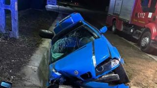 Grav eveniment rutier &icirc;n Neamț. Cinci tineri, printre care o fată de 14 ani, au ajuns la spital după ce o mașină s-a răsturnat &icirc;ntr-un șanț