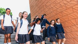 Absolvenții de liceu și de facultate pot primi 330 de lei pe lună, de stat. Care sunt condițiile