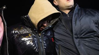 Un jucător de la Rapid București a fost reținut pentru 24 de ore după ce a lovit o femeie pe trecerea de pietoni. Acesta ar fi fugit de la locul evenimentului rutier