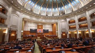 Cabinetul propus de Adrian Veștea a fost respins. Nicușor Dan este obligat să convoace din nou partidele politice pentru consultări