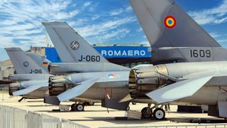 Mai multe bubuituri puternice produse s-au auzit joi noapte &icirc;n zona Curtea de Argeș: ''Au vibrat geamurile și pereții clădirilor...''