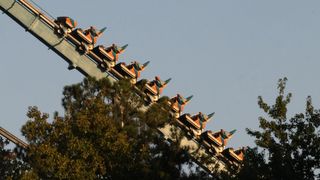 Incident devastator &icirc;ntr-un parc de distracții! Un bărbat și-a pierdut viața după ce a fost aruncat dintr-un roller-coaster