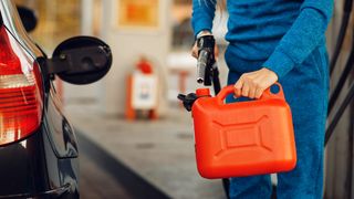 Preț carburanți miercuri, 4 februarie 2026: Prețul motorinei se află &icirc;n creștere