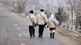 C&acirc;nd se merge cu Sorcova: Legenda celui mai cunoscut colind de Revelion