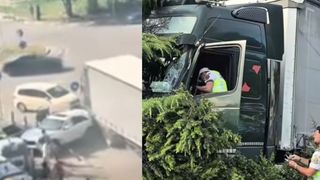 Un tir a avariat zece mașini &icirc;n Constanța, iar două persoane, printre care și un copil, au ajuns la spital. Șoferul a fugit de la locul evenimenului