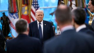 Ziua 7 de conflict: Israelul a lansat mai multe atacuri asupra unei suburbii din Beirut. Donald Trump vrea să se implice &icirc;n alegerea noului lider iranian