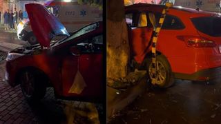Un bărbat a ajuns la spital după ce mașina pe care o conducea a intrat &icirc;ntr-un copac, &icirc;n municipiul Iași