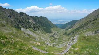 Transfăgărășanul, &icirc;nchis 11 ore s&acirc;mbătă. Restricții de circulație pentru competiția Transfier 2026