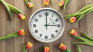 Rom&acirc;nia trece la ora de vară! De ce se dă ceasul &icirc;nainte la ora 02:00 noaptea