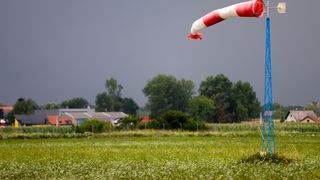 Cod galben de v&acirc;nt puternic. Prognoza meteo ANM luni, 28 septembrie 2026: Temperaturile ajung la 26 de grade Celsius