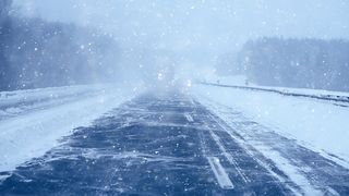 Prognoza meteo ANM pentru marți, 13 octombrie 2026. Ninsorile &icirc;și fac apariția &icirc;n Rom&acirc;nia. Ce anunță meteorologii