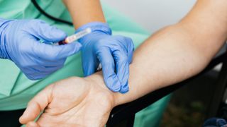 Vești bune pentru toți rom&acirc;nii! Bolnavii vor putea efectua analize decontate toată luna. Anunțul a fost făcut de CNAS