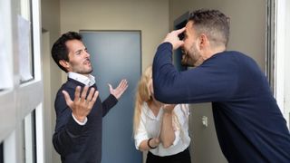 Scandal între vecinii de la bloc! Cine are, de fapt, dreptul să intre la subsol și pe terasă! Puțini cunosc regula!