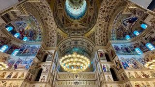 Ce taxe și impozite plătește, de fapt, Biserica Ortodoxă Rom&acirc;nă? C&acirc;nd sunt lăcașurile de cult scutite prin lege!