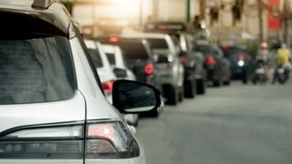 Șoferii blocați în trafic vor primi despăgubiri de la stat! Regula se aplică într-un singur oraș!