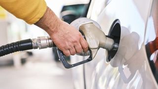 Veste proastă pentru șoferi! Carburanții ar putea crește și &icirc;n Rom&acirc;nia!
