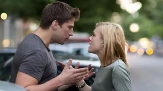 Românii care înjură sau amenință în public riscă închisoare! Sancțiuni drastice pentru agresivitatea verbală!