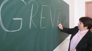 Examenele și mediile elevilor, sub semnul &icirc;ntrebării! Profesorii amenință cu proteste!