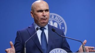 Ilie Bolojan anunță concedieri masive, de la 1 aprilie 2026! Zeci de mii de posturi dispar!