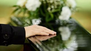 Obligație legală pentru românii care au un deces în familie! Ce trebuie să facă rudele imediat!