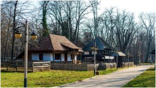 Rom&acirc;nii care stau la curte, loviți de o nouă lege! Fapta care aduce amenzi uriașe sau chiar &icirc;nchisoare!