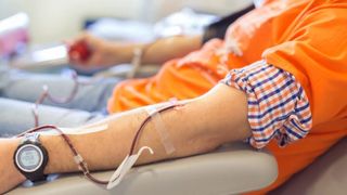 Bani pentru donatorii de s&acirc;nge &icirc;n 2026! Ce sumă se oferă și ce beneficii există