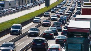 Guvernul schimbă regulile! O nouă taxă rutieră devine obligatorie pentru toate vehiculele!